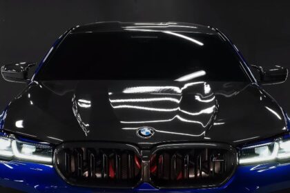 BMW M5 blau